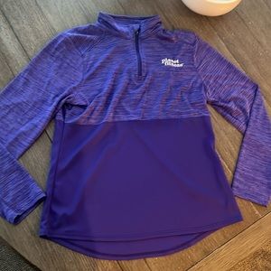 Planet Fitness 3/4 zip top size M